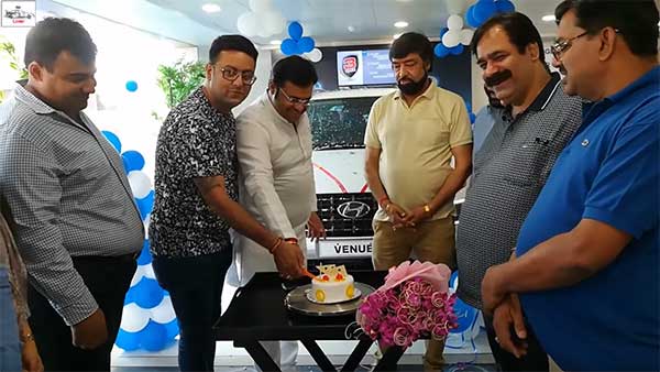  மலிவான விலையில் களமிறங்கி இந்தியாவை ஆச்சரியத்தில் ஆழ்த்திய ஹூண்டாய் கார்... டெலிவரி தொடங்கியது