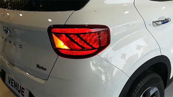  மலிவான விலையில் களமிறங்கி இந்தியாவை ஆச்சரியத்தில் ஆழ்த்திய ஹூண்டாய் கார்... டெலிவரி தொடங்கியது