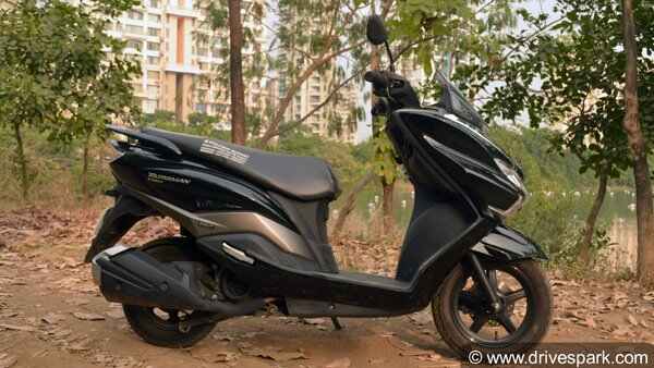 விதியை மீறி ஸ்கூட்டரை மாடிஃபிகேஷன் செய்த எம்எல்ஏ... வைரல் வீடியோ...!