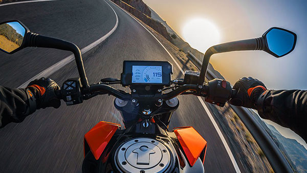 பெரும் பொருட் செலவில் ஆஃப்-ரோடு பைக்காக உருமாறிய 390 ட்யூக்: எவ்வளவு என தெரிந்தால் ரத்த கண்ணீரே வரும்!