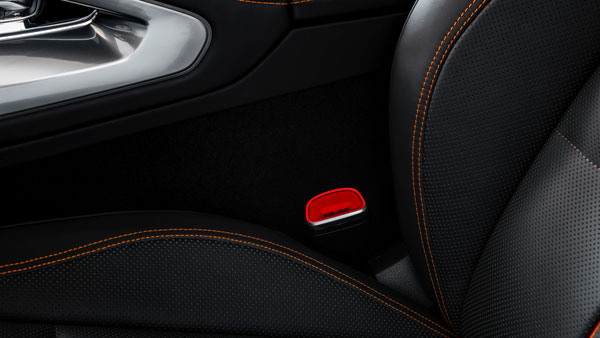 உயிர் காக்கும் சீட் பெல்டில் புதிய தொழில்நுட்பம்: மெர்சிடிஸ் பென்ஸ் நிறுவனத்தின் புதிய கண்டுபிடிப்பு...!