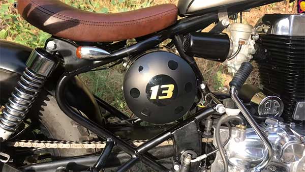 சத்தியமா நம்புங்க இது ராயல் என்பீல்டு கிளாசிக் 350 பைக் தான்... இத இப்படி மாத்த எவ்ளோ செலவாச்சு தெரியுமா...?