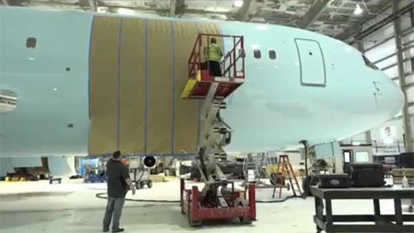 சொந்த பயன்பாட்டிற்காக ரூ. 1,300 கோடி மதிப்புள்ள போயிங் விமானத்தை வங்கிய நடிகர்: அதிர்ச்சியில் திரையுலகம்!