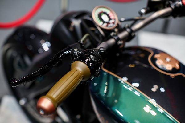 விலை குறைவான இன்டர்செப்டார் 650 மாடலை களமிறக்குகிறது ராயல் என்ஃபீல்டு?