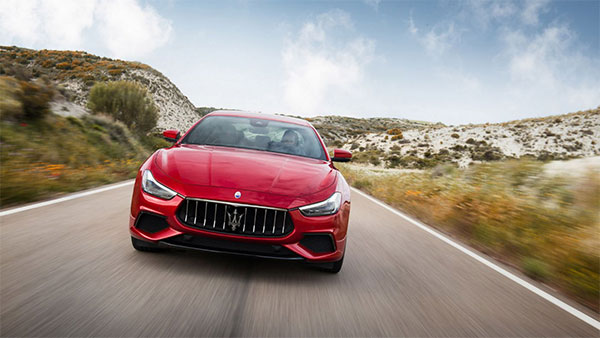 சன்னி லியோன் பற்றி பலரும் அறியாத ரகசியங்கள்... விலை உயர்ந்த கார்களை கொடுத்தது யார் என தெரியுமா?