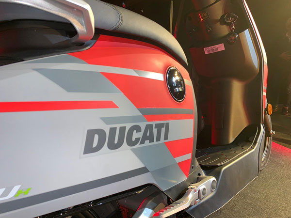 அறிமுகமானது டுகாட்டியின் முதல் எலக்ட்ரிக் ஸ்கூட்டர்: சிறப்பு தகவல்!