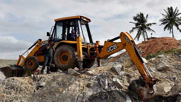 நேசமணிக்கு இணையாக டிரெண்ட் ஆகும் மற்றொரு விஷயம் இதுதான்... கொளுத்தி போட்ட சன்னி லியோன்...