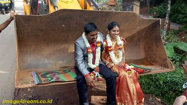 நேசமணிக்கு இணையாக டிரெண்ட் ஆகும் மற்றொரு விஷயம் இதுதான்... கொளுத்தி போட்ட சன்னி லியோன்...