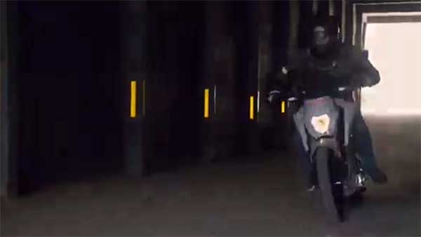 இந்தியாவின் முதல் பெர்ஃபார்மன்ஸ் எலக்ட்ரிக் பைக்கின் டீசர் வீடியோ: இதன் சத்தத்தை கேட்டால் அசந்துபோவீர்கள்!