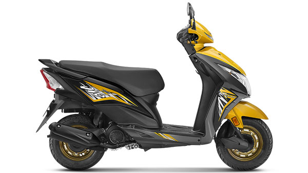 யாரென்றே தெரியாத பெண்ணுடன் நடுரோட்டில் அட்டகாசம் செய்த வாலிபரின் வீடியோ வைரல்... அதிர்ச்சி பின்னணி