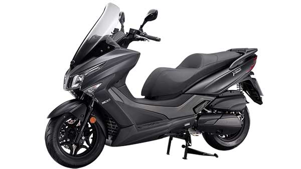 ரூ.2.30 லட்சத்தில் 22 கிம்கோவின் மேக்ஸி ஸ்கூட்டர் விற்பனைக்கு அறிமுகம்!