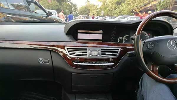 பிரபல நடிகரின் பென்ஸ் சொகுசு கார் விற்பனைக்கு வந்தது... விலை தெரிந்தால் நீங்களே வாங்கி விடுவீர்கள்