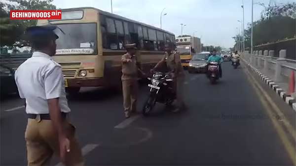 நடுரோட்டில் வைத்து சப்-இன்ஸ்பெக்டரை வெளுத்து வாங்கிய துணை ஆணையர்: வைரல் வீடியோ...!