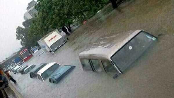 திரைப்பட ஹீரோக்களை மிஞ்சிய ஆட்டோ ஓட்டுநர்... ஒரு குடும்பத்தையே காப்பாற்றிய நிஜ வாழ்க்கை ஹீரோ இவர்தான்...!