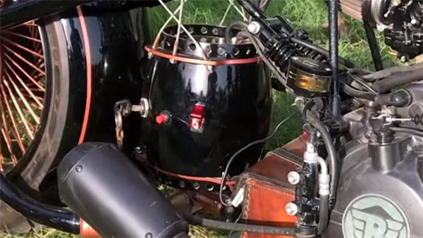 சத்தியமா நம்புங்க இது ராயல் என்பீல்டு ஹிமலாயன் பைக்தான்... இதை இப்படி மாற்ற எவ்வளவு செலவாச்சு தெரியுமா...?