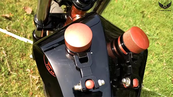 சத்தியமா நம்புங்க இது ராயல் என்பீல்டு ஹிமலாயன் பைக்தான்... இதை இப்படி மாற்ற எவ்வளவு செலவாச்சு தெரியுமா...?