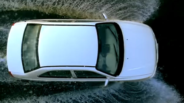 திரைபட பாணியில் காரை ஓட்டி சென்ற மாணவர்கள்... வீடியோ வைரலானதால் அரங்கேறிய அவலம்...!