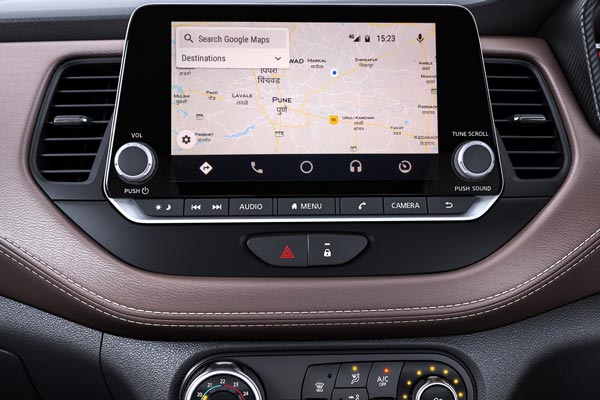 உலக கோப்பை தொடரின் அதிகாரப்பூர்வ கார்... இந்திய கிரிக்கெட் ரசிகர்களை கவர்ந்திழுக்கும் நிஸான் கிக்ஸ்