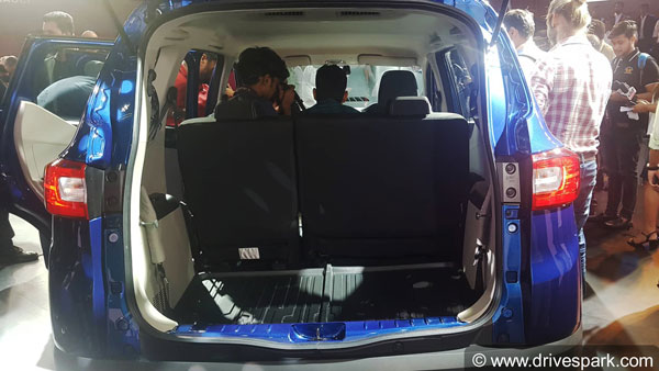 புதிய ரெனால்ட் காரின் மலிவான விலை இதுதான்... ஆச்சரியத்தில் ஆழ்த்தும் தகவலால் உச்சகட்ட எதிர்பார்ப்பு