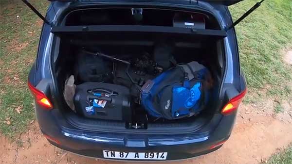 ஸ்மார்ட் போனுக்கு கட்டுப்படும் இந்தியாவின் மலிவு விலை கார்... சிறப்பு வீடியோ...!