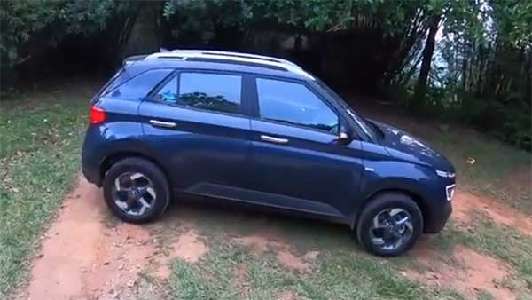 ஸ்மார்ட் போனுக்கு கட்டுப்படும் இந்தியாவின் மலிவு விலை கார்... சிறப்பு வீடியோ...!