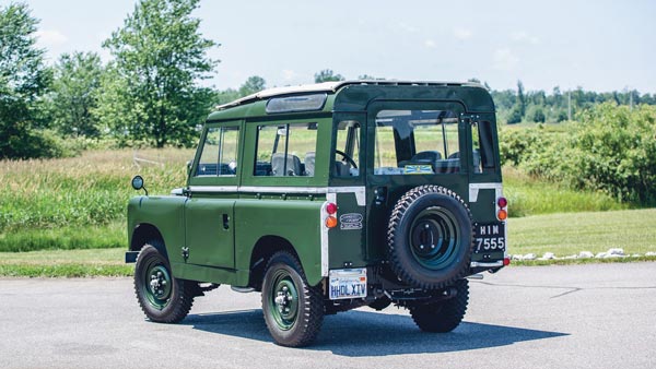 விற்பனைக்கு வந்த புத்த மதகுருவின் கார்... வரலாற்று சிறப்புமிக்க இந்த காரின் விலை எவ்வளவு தெரியுமா...?