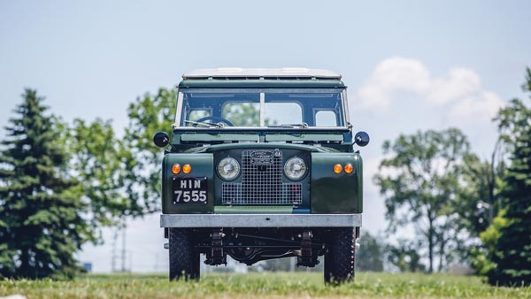 விற்பனைக்கு வந்த புத்த மதகுருவின் கார்... வரலாற்று சிறப்புமிக்க இந்த காரின் விலை எவ்வளவு தெரியுமா...?