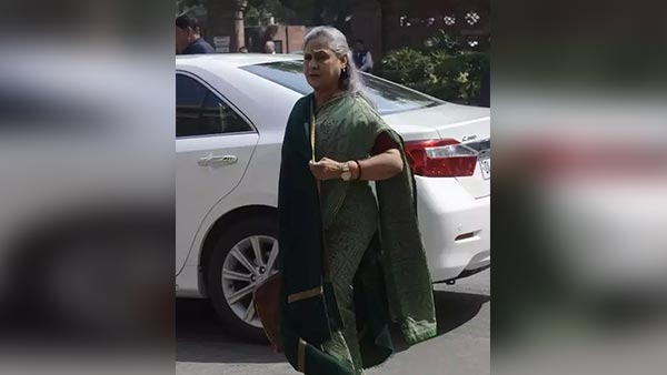 பாலிவுட் சூப்பர் ஸ்டார் அமிதாப் பச்சன் வீட்டில் குவிந்துகிடக்கும் சொகுசு கார்களின் அணி வகுப்பு... என்னென்ன கார் வச்சிருக்கார் தெரியுமா?