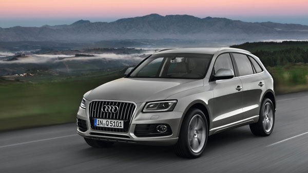 ரூ. 50 லட்சம் மதிப்புள்ள ஆடி காரை டிராக்டராக மாற்றிய விவசாயி... வீடியோ...!