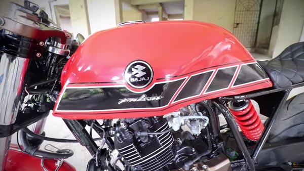 ஹேர் ஸ்டைலை மாற்றுவதைப் போல் தனது ஸ்டைலை மாற்றிக் கொண்ட பஜாஜ் பல்சர் 180 - வீடியோ!