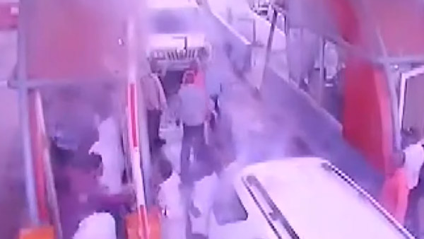 டோல்கேட்டை ஓசியில் கடக்க அனுமதிக்காததால் ஊழியர்களுக்கு தர்ம அடி: பாஜக தலைவர் அராஜகம்... வீடியோ!