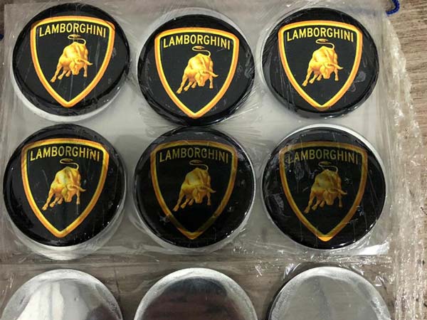 லம்போர்கினி, ஃபெராரி கார்கள் மிக மலிவான விலையில் விற்பனை! தந்தை, மகன் சிக்கியதற்கு காரணம் இதுதான்...