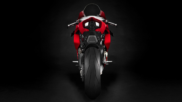 இந்தியாவில் 2 பேர் மட்டுமே இந்த பைக்கை புக்கிங் செய்துள்ளனர்! விலை தெரிந்தால் மலைத்து விடுவீர்கள்!!