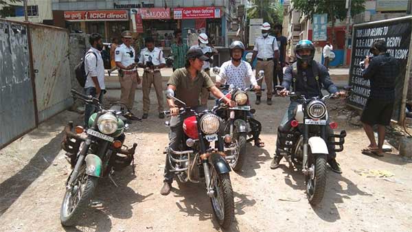 வாகன ஓட்டிகளுக்கு சுவிக்கி, சொமேட்டோவின் 50 சதவீத தள்ளுபடி கூப்பனை வழங்கிய போலீஸார்... எதற்கு தெரியுமா...?