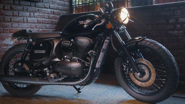 இது ஜாவா 42 இல்ல, பிளாக்... ராயல் என்பீல்டு கிளாசிக் கலர் ஸ்கீமில் உருவாகிய ஜாவா 42...