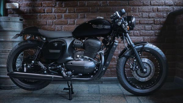 இது ஜாவா 42 இல்ல, பிளாக்... ராயல் என்பீல்டு கிளாசிக் கலர் ஸ்கீமில் உருவாகிய ஜாவா 42...