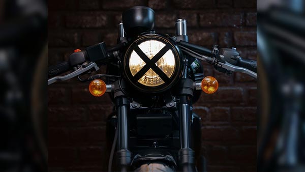 இது ஜாவா 42 இல்ல, பிளாக்... ராயல் என்பீல்டு கிளாசிக் கலர் ஸ்கீமில் உருவாகிய ஜாவா 42...