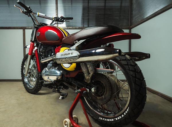 இது என்ன பைக்குனு உங்களால கண்டுபிடிக்க முடியுமா...? ஸ்கிராம்பிளர் ரகமாக மாறிய உங்கள் அபிமான பைக்...!!