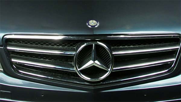 ஹூண்டாயை தொடர்ந்து அதிர்ச்சி தகவலை வெளியிட்ட பென்ஸ்... கவலையில் ரசிகர்கள்!