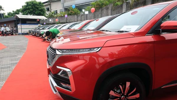 இந்தியாவின் முதல் இன்டர்நெட் காரின் டெலிவரி அதிகாரப்பூர்வமாக தொடங்கியது...