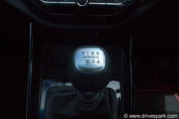 அடேங்கப்பா... எம்ஜி ஹெக்டர் காருக்கு பல மாதங்கள் நீளும் காத்திருப்பு காலம்!