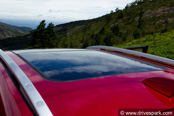 இந்தியாவின் முதல் இன்டர்நெட் காரை குறைவான விலையில் வாங்க இதுவே சரியான நேரம்... ஏன் தெரியுமா?