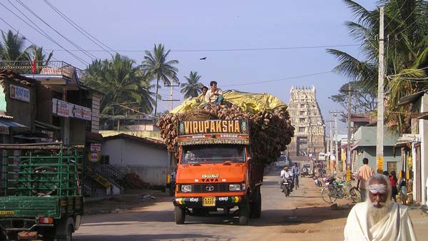 டோல்கேட்டில் திடீரென அமலுக்கு கொண்டு வரப்பட்ட புதிய திட்டம்... அரசின் அதிரடிக்கு காரணம் இதுதான்...