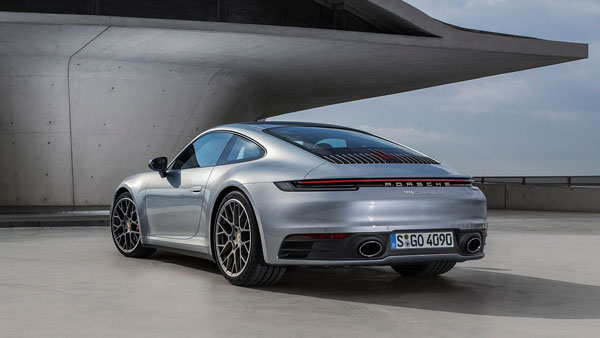 விலை உயர்ந்த ஸ்போர்ட்ஸ் காருக்கு மிக மலிவான வாடகை! ஒரு நாள் கட்டணம் தெரிந்தால் ஆச்சரியம் உறுதி!!