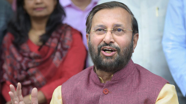 டெல்லியில் பிஎஸ்-6 பெட்ரோல், டீசல் அறிமுகம்: சுற்றுச்சூழல் துறை அமைச்சர் பிரகாஷ் ஜவடேகர் தகவல்!