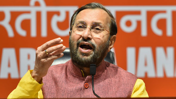 டெல்லியில் பிஎஸ்-6 பெட்ரோல், டீசல் அறிமுகம்: சுற்றுச்சூழல் துறை அமைச்சர் பிரகாஷ் ஜவடேகர் தகவல்!