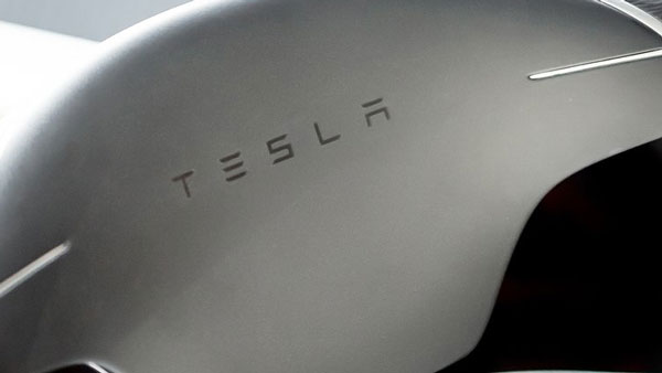 பேட்டரியில் இயங்கும் விமானத்தை தயாரிக்கும் திட்டத்தை கையில் எடுத்த எலான் மஸ்க்!