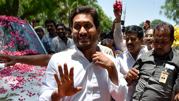 மக்களின் இதயங்களை மீண்டும் வென்ற ஆந்திர முதல்வர் ஜெகன்... ஒரு உயிரை காப்பாற்ற அவர் செய்தது இதுதான்