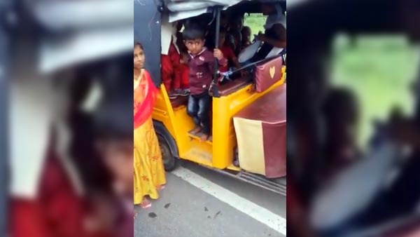 ஒரு ஆட்டோவில் 24 பேரை ஏற்றி சென்ற டிரைவரின் வீடியோ வைரல்! தடுத்து நிறுத்திய போலீசார் நிலை குலைந்தனர்