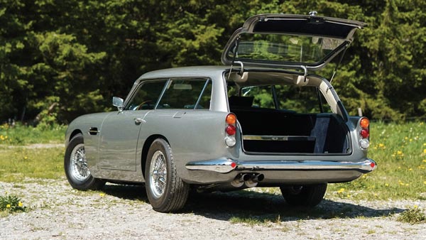 ஏலத்தில் புதிய சாதனை படைத்த கார் இதுதான்... ஜேம்ஸ் பாண்ட் படத்தால் கிடைத்த வெற்றி!